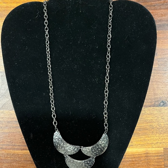 Crescent moon necklace - Picture 2 of 4